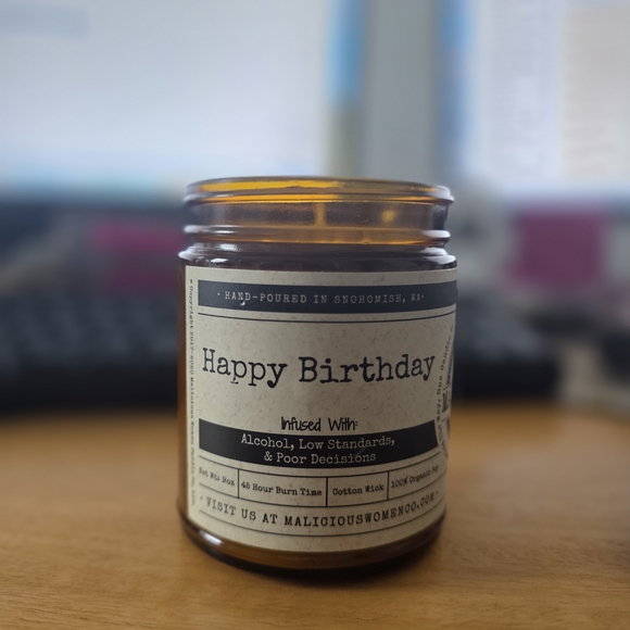 Malicious Women Co. Happy Birthday Berry Bellini Candle - Picture 4 of 7